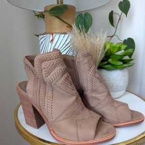 Vince Camuto Leather Heels